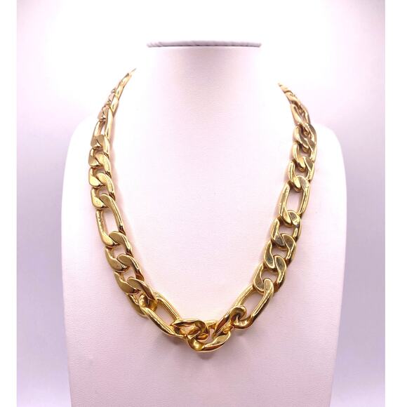 Miranda Fryer Choker Necklace – 18k Gold Plated Cuban Links, Classic Shine - Picture 2 of 5